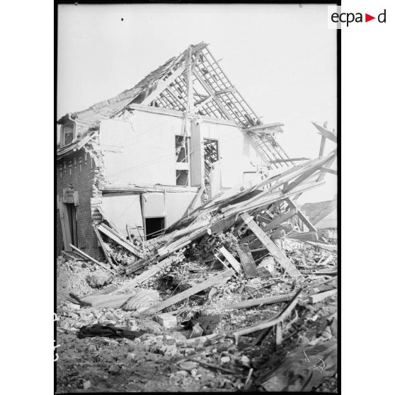 Maison en ruine dans le secteur de la 7e armée.