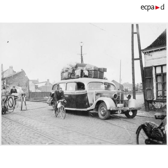 Exode de civils belges.