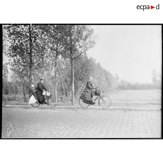 Des civils belges pendant l'exode de mai 1940.
