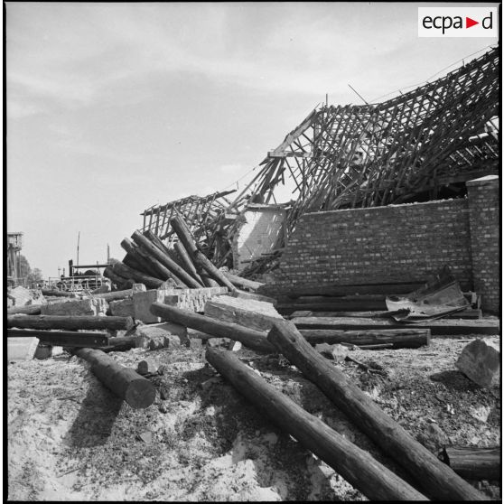 Des maisons en ruines.