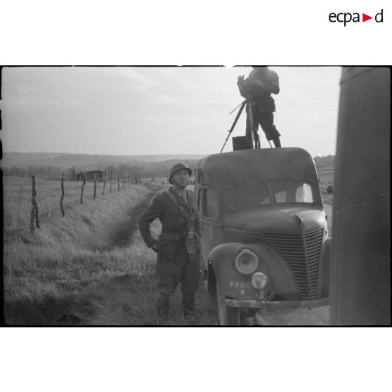 Des reporters du SCA sur les routes de Belgique en mai 1940.