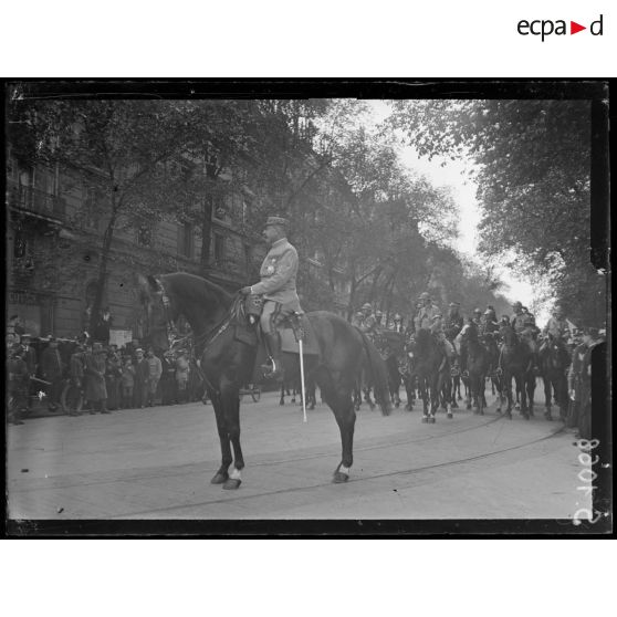 Paris. Obsèques nationales du général Gallieni. Le général Dubail. [légende d'origine]