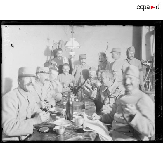Arvillers (Somme). Popotte de sous-officiers. [légende d'origine]