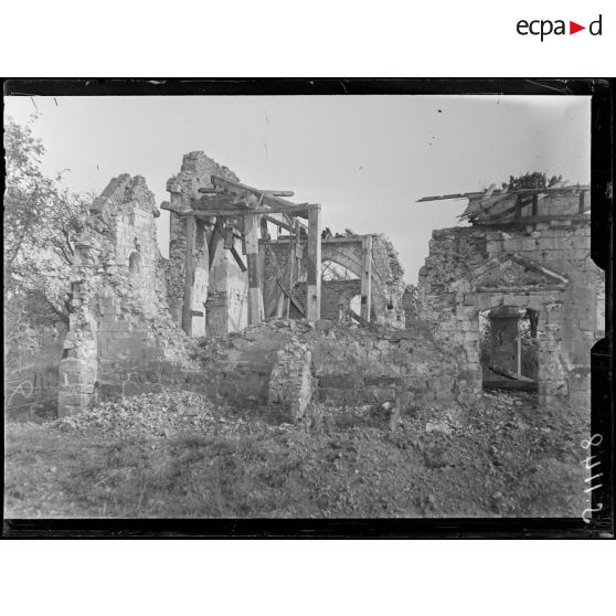 Maucourt (Somme). Ruines de l'église. [légende d'origine]