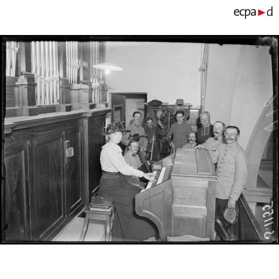 Boves (Somme). Concert dans l'église. [légende d'origine]