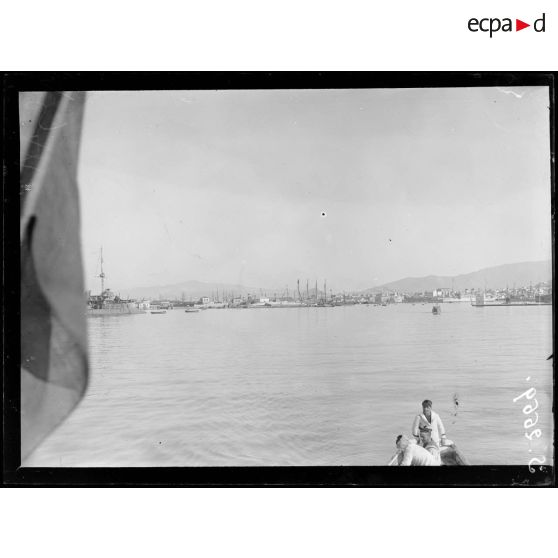 Le Pirée. Le port pendant le blocus. [légende d'origine]