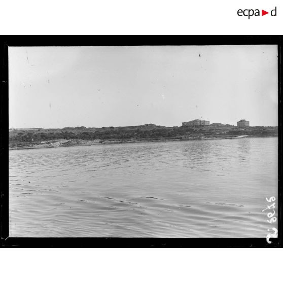 Le Pirée. Le port pendant le blocus. [légende d'origine]