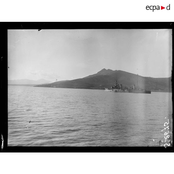 Le Pirée. Le port pendant le blocus. [légende d'origine]