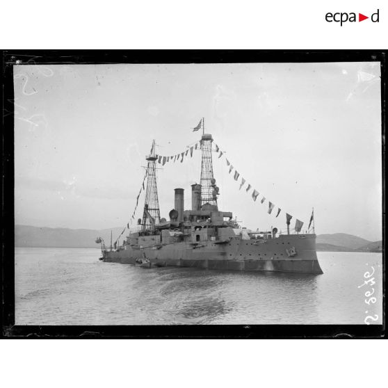 Le Pirée. En rade du Pirée. [légende d'origine]