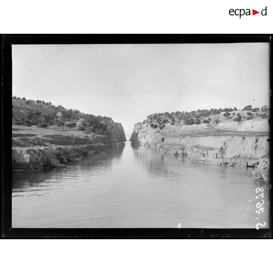 Le Pirée. Le canal de Corinthe. [légende d'origine]