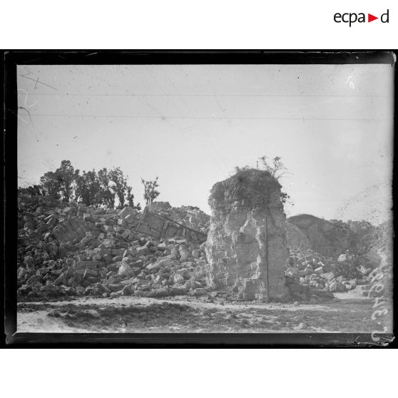 Coucy-le-Château (Aisne). Les ruines du château. [légende d'origine]