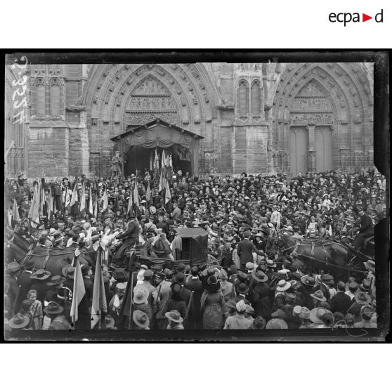 Meaux (Seine-et-Marne). Commémoration de la victoire de la Marne. Arrivée des évêques. [légende d'origine]