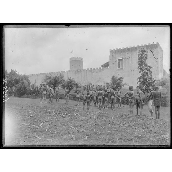 Yoko. Vue du poste, face sud. [légende d'origine]