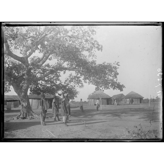 Piste de Maroua à Garoua. Boulaibi. Le nouveau campement. [légende d'origine]