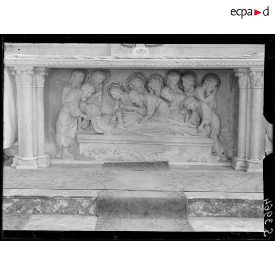 Braine (Aisne). Eglise Saint-Yved. Bas-relief de l'autel. [légende d'origine]