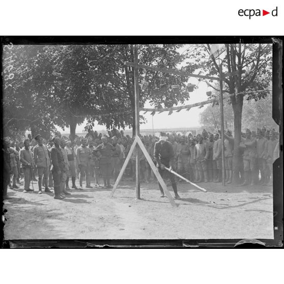 Germigny-l'Evêque (Seine-et-Marne). L'Independence Day au camp de l'ATA. Les jeux. [légende d'origine]
