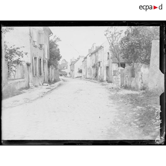 Marigny-en-Orxois (Aisne). L'entrée du village. [légende d'origine]