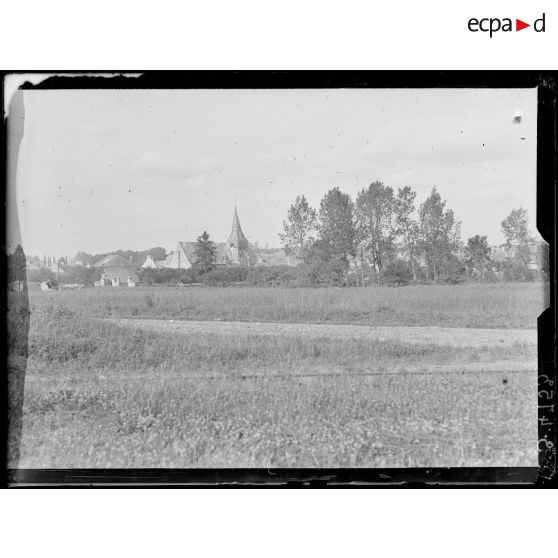 Neuilly-Saint-Front (Aisne). L'entrée du pays. [légende d'origine]