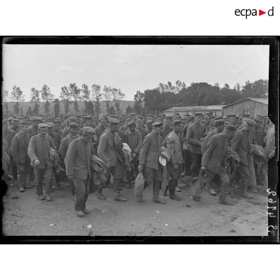 Germigny-l'Evêque (Seine-et-Marne). Les prisonniers. [légende d'origine]