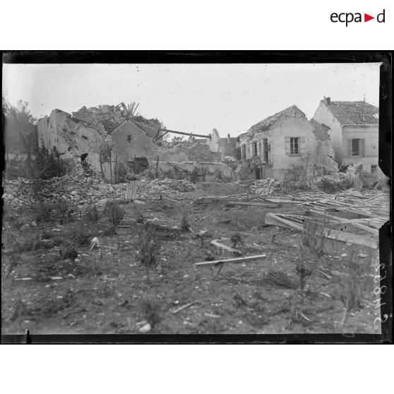 Essômes-sur-Marne (Aisne). Maisons en ruines. [légende d'origine]