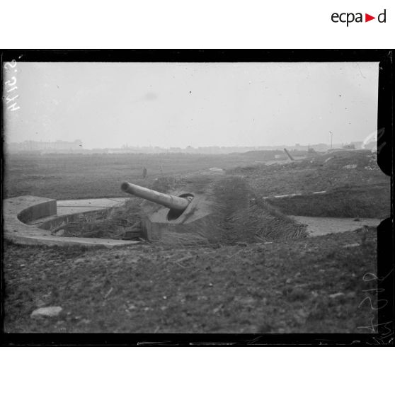 Ostende, Belgique. Batterie Tirpiz. Une pièce, vue de face. [légende d'origine]