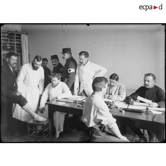 GRP. Infirmerie de la Tour Maubourg. [légende d'origine]