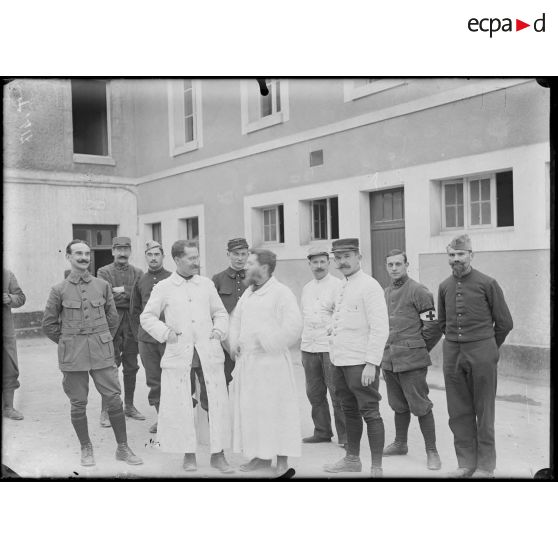 La Tour Maubourg. Groupe des docteurs. [légende d'origine]
