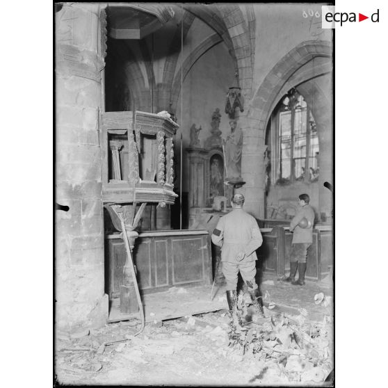 Vienne-le-Château. Eglise. [légende d'origine]