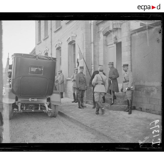 Dombasle. Le Général Joffre et le Général Humbert. [légende d'origine]