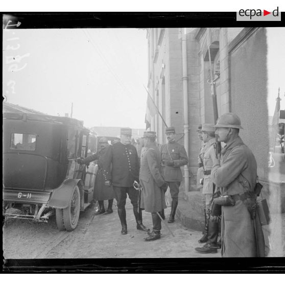 Dombasle. Le Général Joffre et le Général Humbert. [légende d'origine]