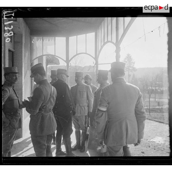 Le Général Joffre à Dombasle. [légende d'origine]