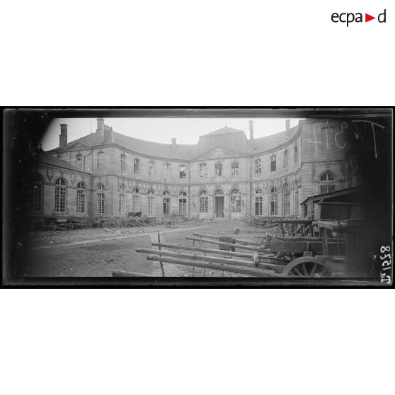 Verdun. L'évêché et le musée. [légende d'origine]