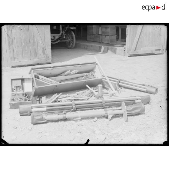 29 juillet 1915. Matériel complet du poste de réception terre en accord avec l'émission de l'avion. [légende d'origine]