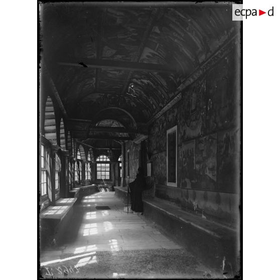 Mont Athos. Galerie extérieure du couvent d'Iviron. [légende d'origine]