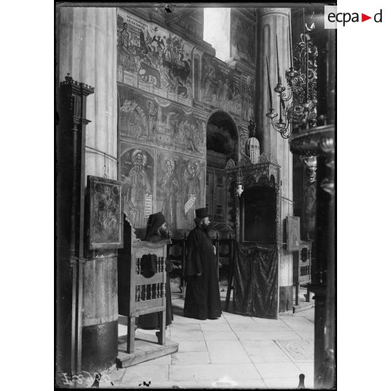 Mont Athos. Intérieur de l'église d'Iviron. [légende d'origine]