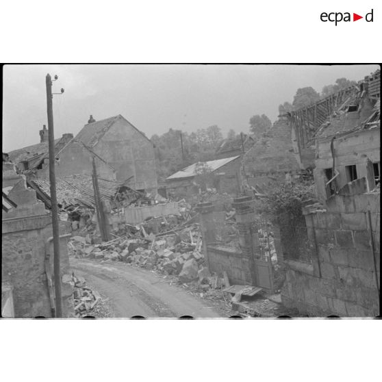 Ruines dans une grande ville proche ou dans Reims.