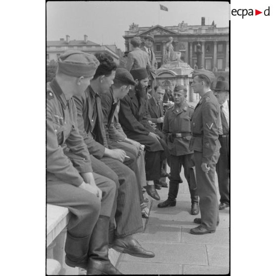 Premiers échanges avec l'occupant allemand.