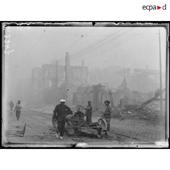 Incendie de Salonique les 18-19-20 août 1917. Un coin des quais. [légende d'origine]