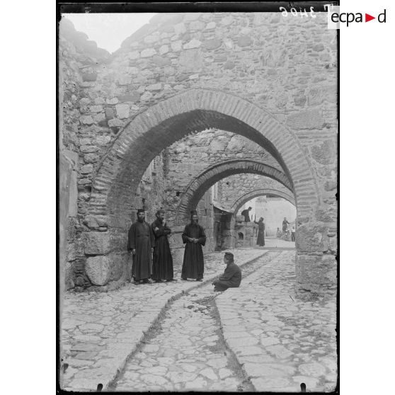 Près Delphes. Monastère d'Hosios Loukas. Les voutes. [légende d'origine]