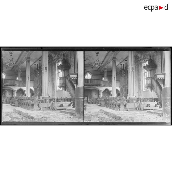 Vieux Thann. Alsace. Intérieur de l'église. [légende d'origine]