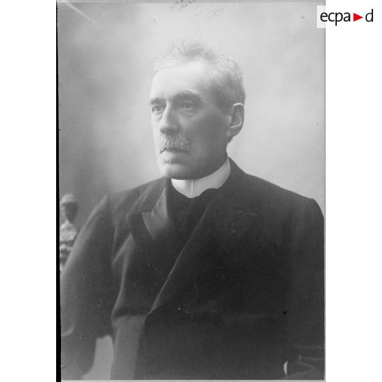 [Portrait de Emile Boutroux (1845-1921), philosophe et historien de la philiosophie français.]