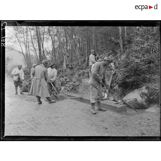 [Route d'Alfeld au Ballon d'Alsace. Construction d'une route.]