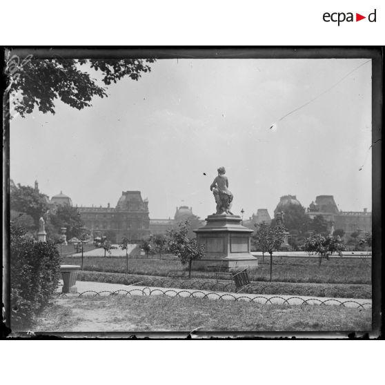 Le jardin des Tuileries. [légende d'origine]