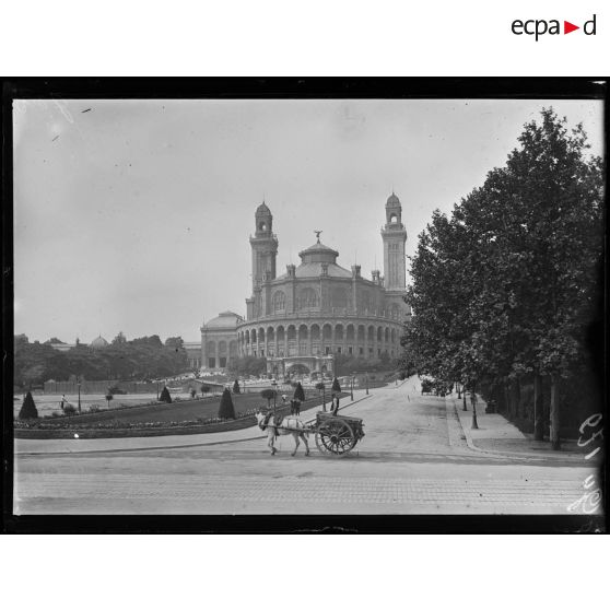 Le Trocadéro. [légende d'origine]