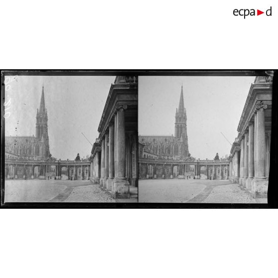 Nancy, place Carrière et église Sainte Eve. [légende d'origine]