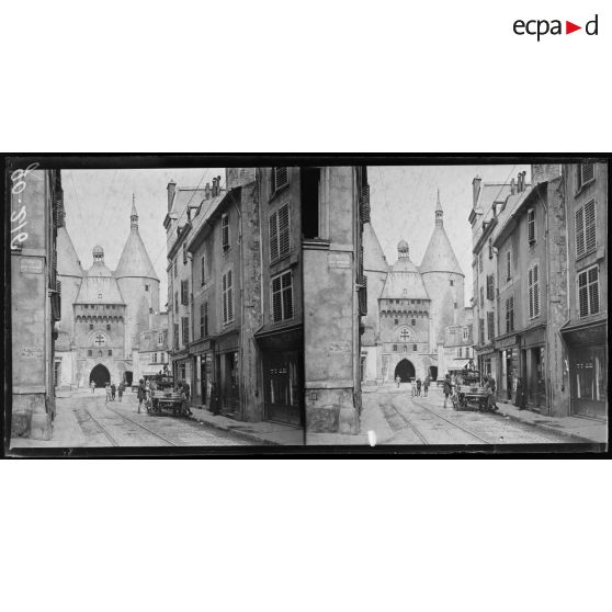 Nancy, porte de Lorraine. [légende d'origine]