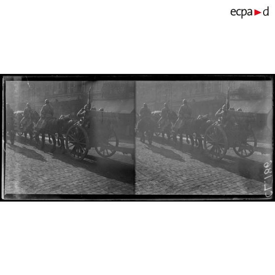 Lure. Haute Saône. Passage d'artillerie. [légende d'origine]