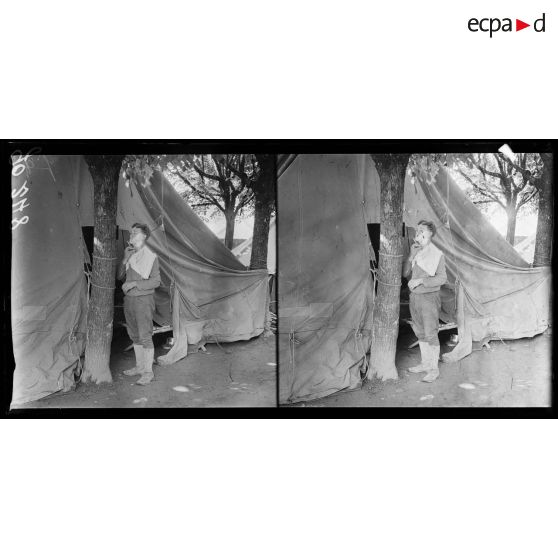 Gondrecourt, camp américain. La barbe. [légende d'origine]