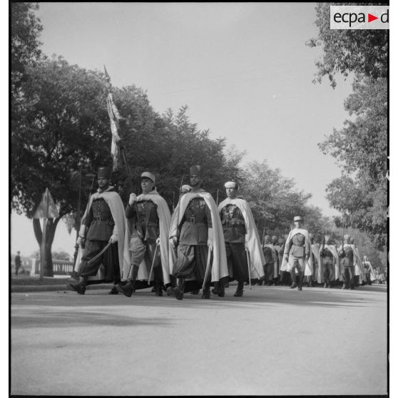 Défilé de l'étendard du 1er RSM.