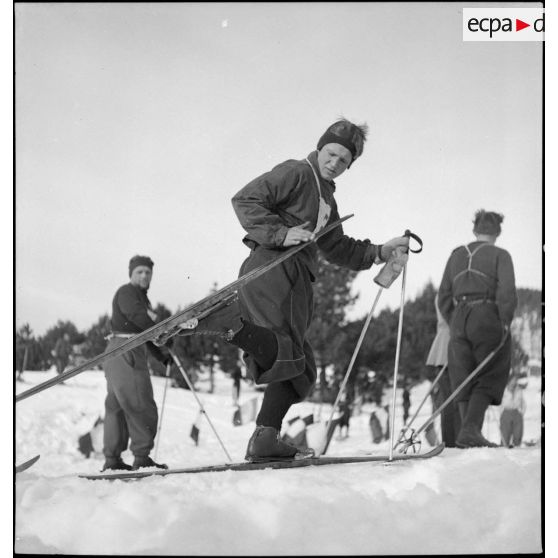 Le concours interdivisionnaire de ski du 1er groupe de divisions militaires à Mont-Louis.